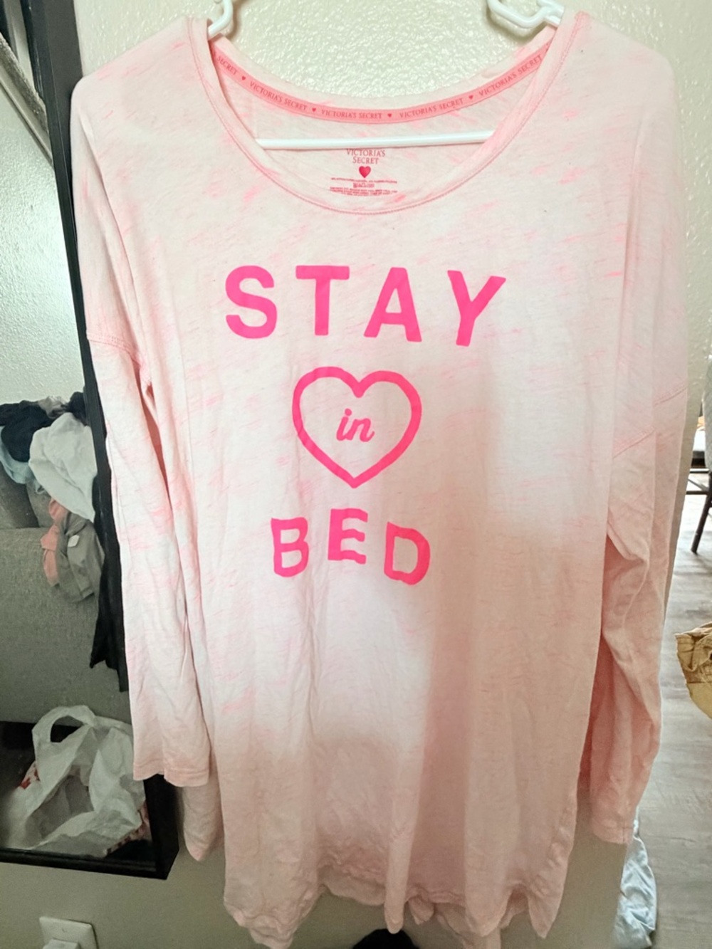PINK Victoria's Secret 'Stay in Bed' Long-Sleeve Sleep Tee - Light Pink